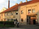 hostinec a pivovr za soumraku vednho dne